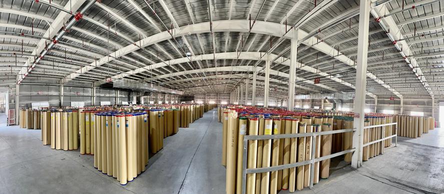 Склад рулонов спортивного покрытия